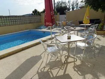Hostal L'Esplai Viladamat 2*,