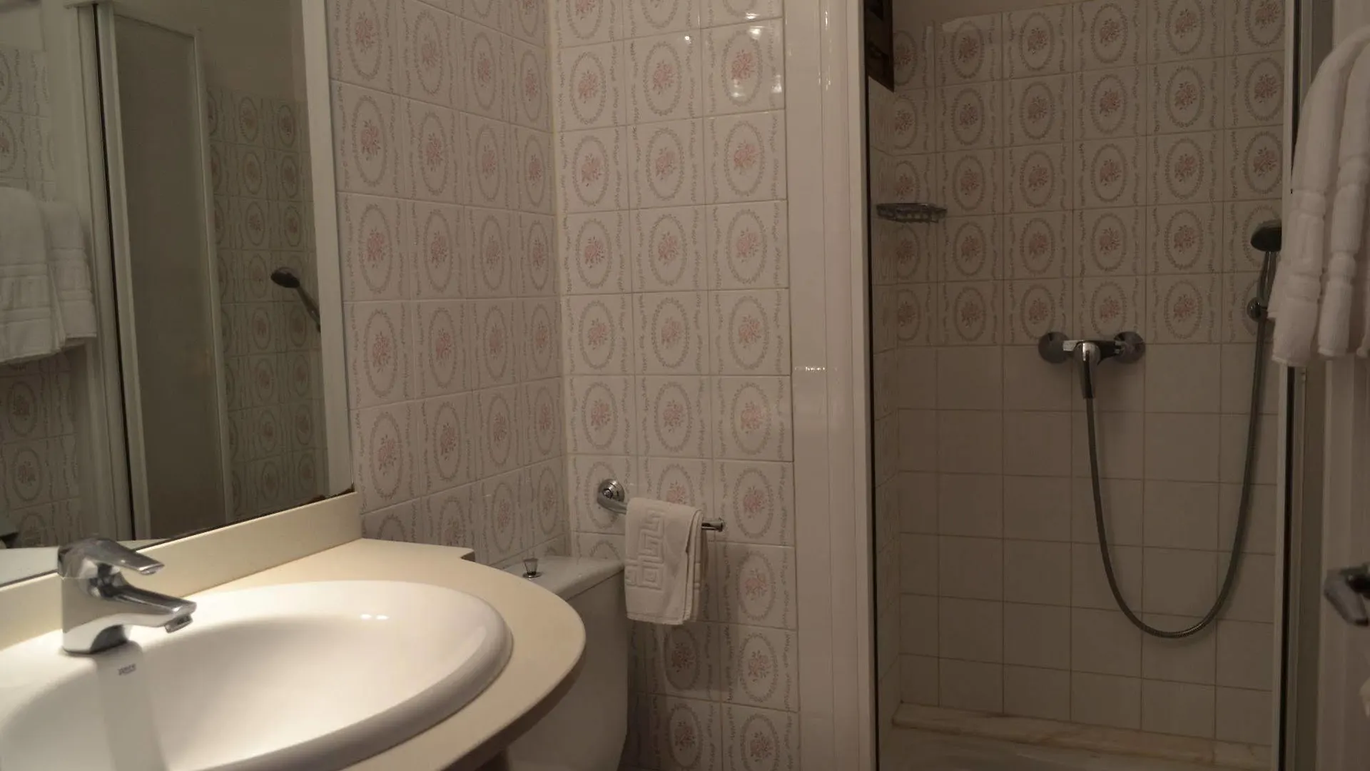 Hostal L'Esplai Viladamat 2*,  Spagna